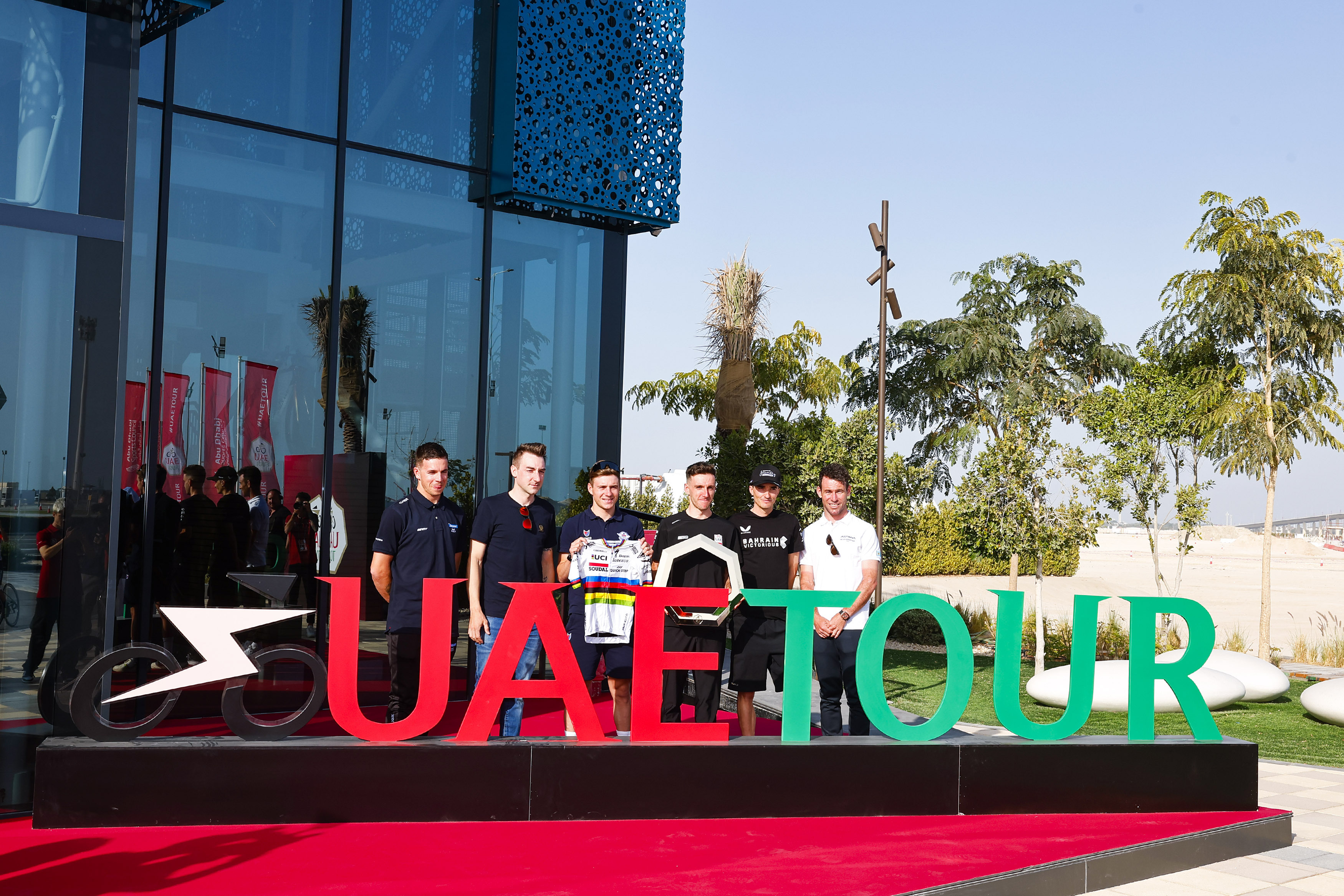   I corridori di punta sono pronti a partire per il Tour degli Emirati Arabi Uniti 2023 con solamente un giorno alla partenza.