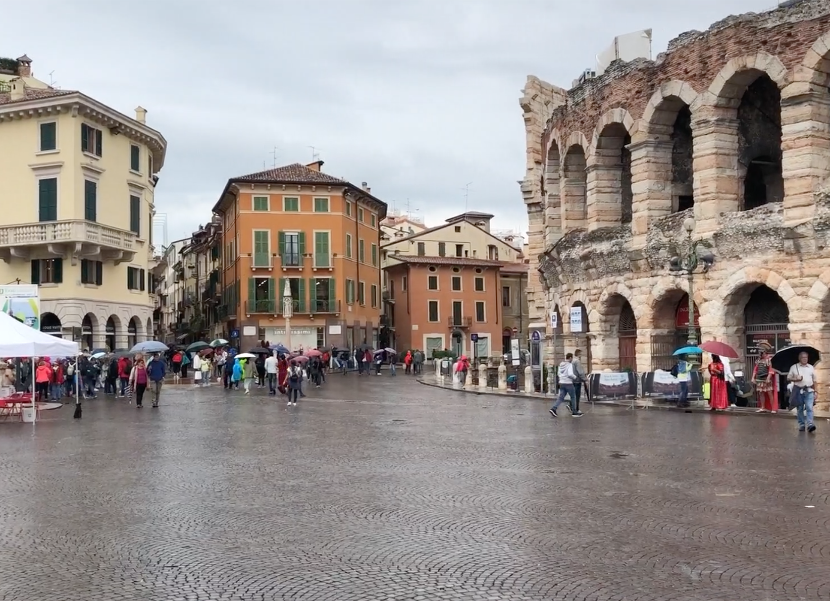 Verona, città dell'amore e della storia: scopri i luoghi di Romeo e Giulietta e l'immortale Arena di Verona