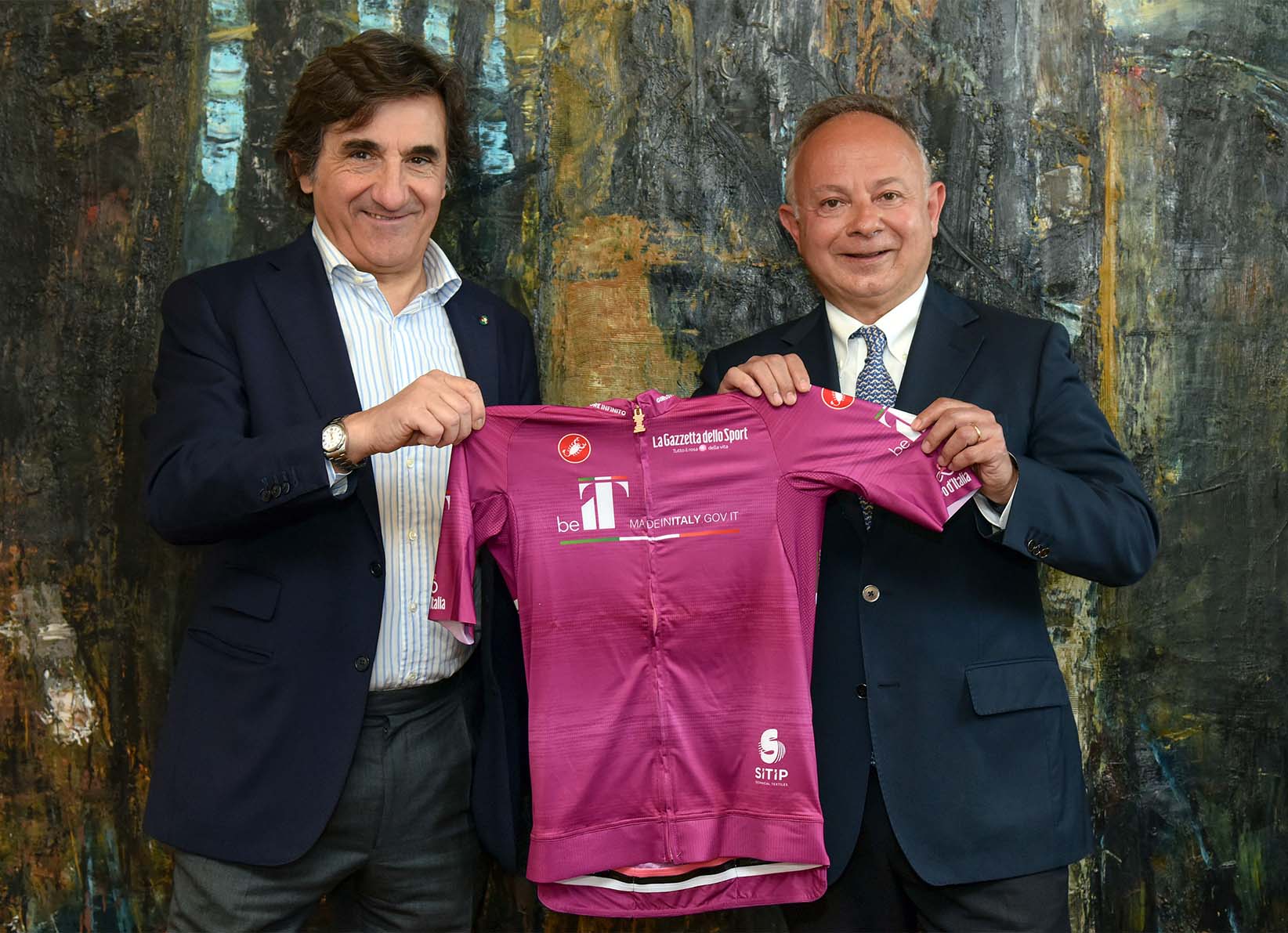 Giro d'Italia 2022: La maglia ciclamino dedicata al made in Italy