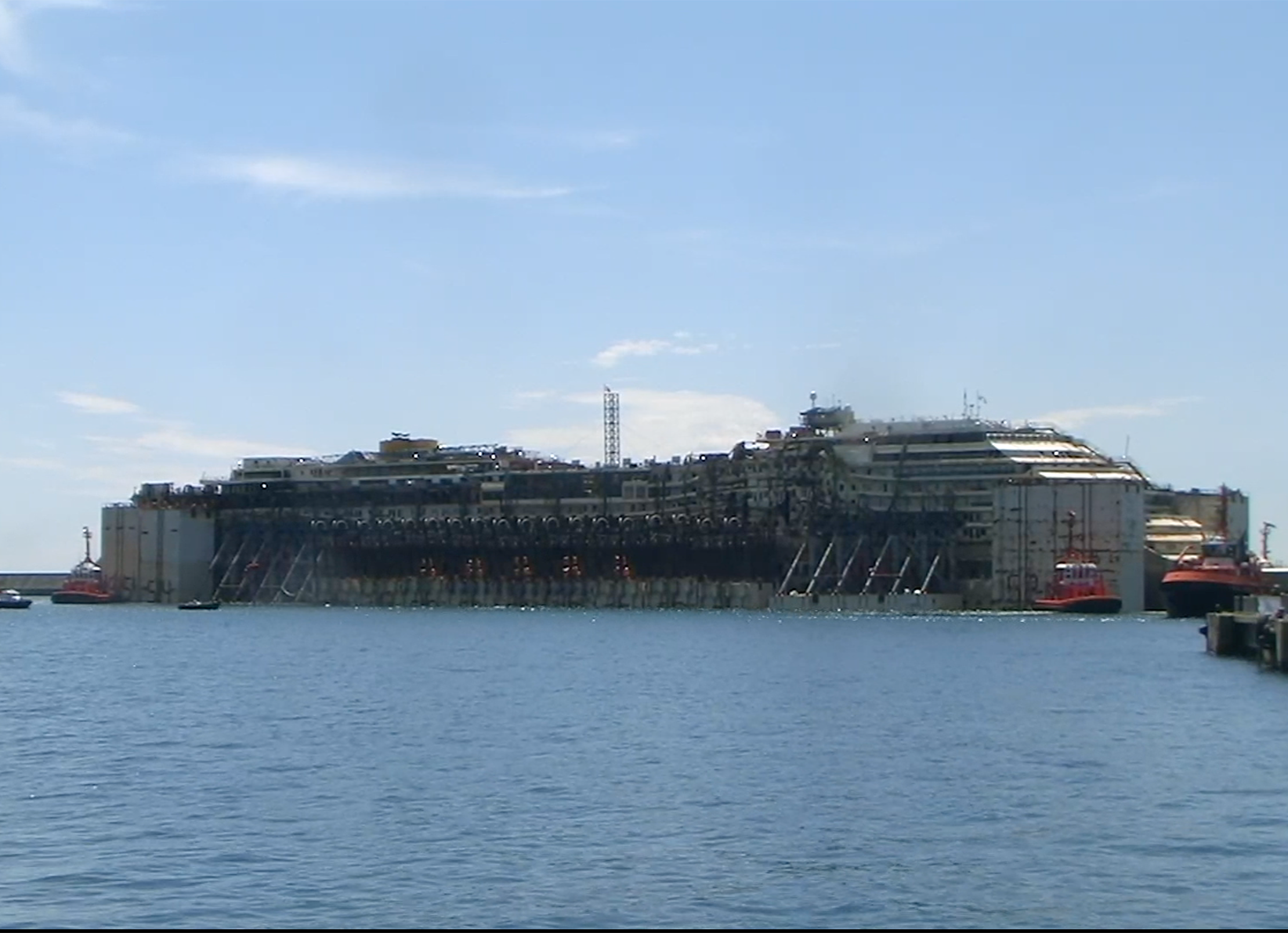 Genova 28 lug 2014 : Il tragico destino della Costa Concordia: dal naufragio alla demolizione finale.